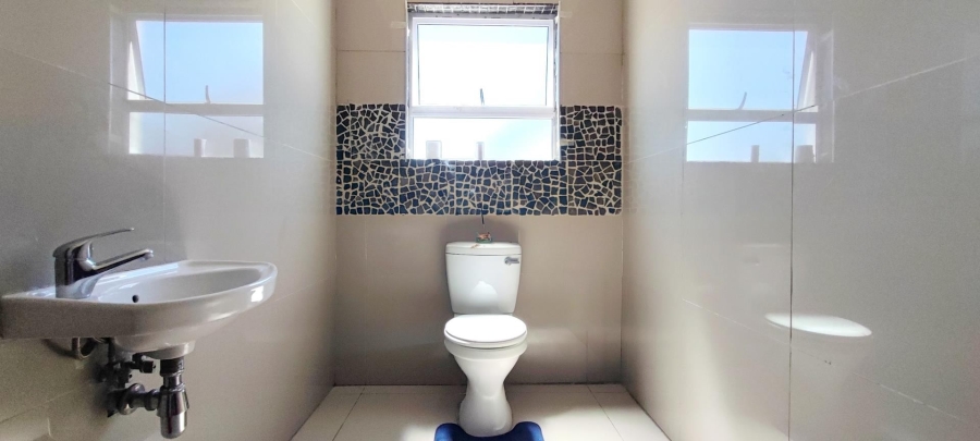 5 Bedroom Property for Sale in Franskraal Western Cape